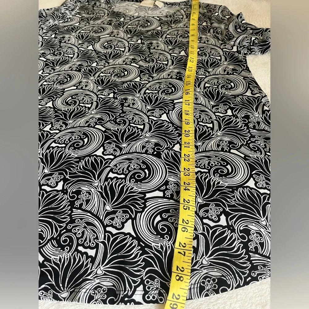 Chico’s Black and White Floral Print Short Sleeve Women’s Top Tunic Sz 2‎